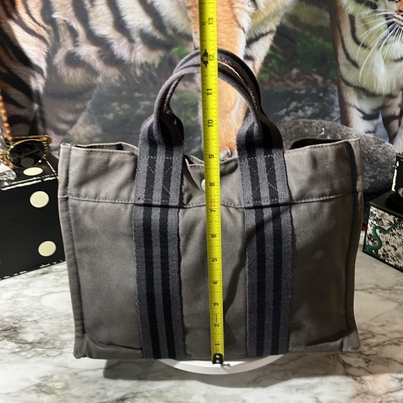 HERMES PM TOTE BAG IN GOOD USED CONDITION. - Picture 12 of 16